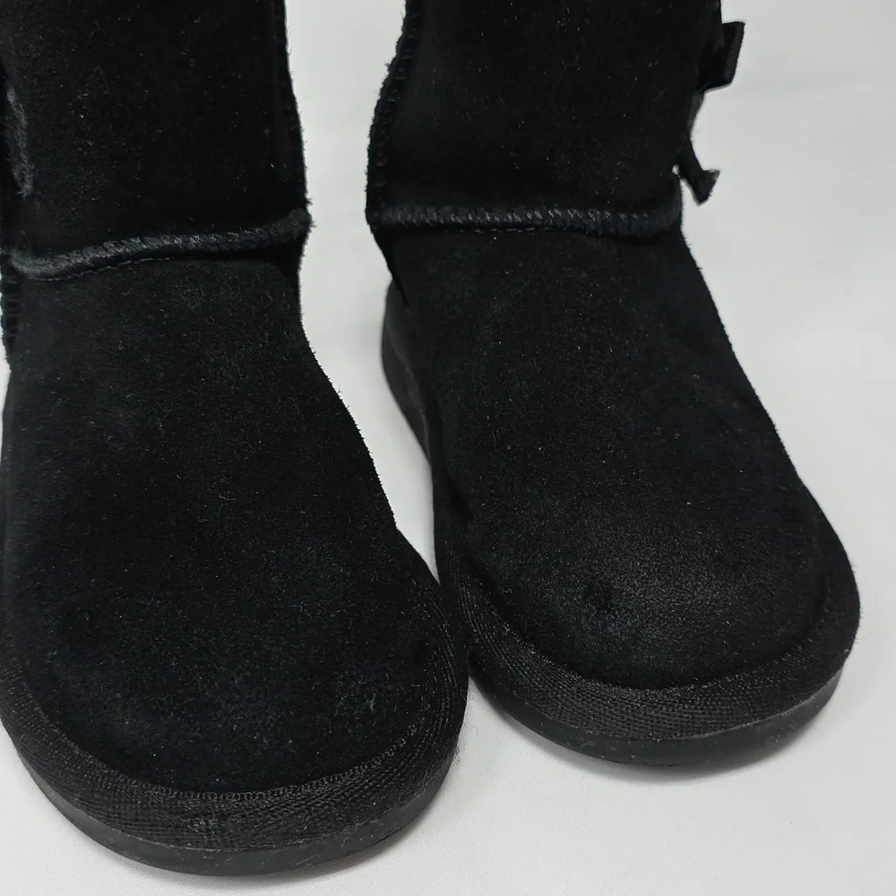 Koolaburra by UGG Victoria Black Suede Short Boots Bow Detail Girl ‎ 7 1090330